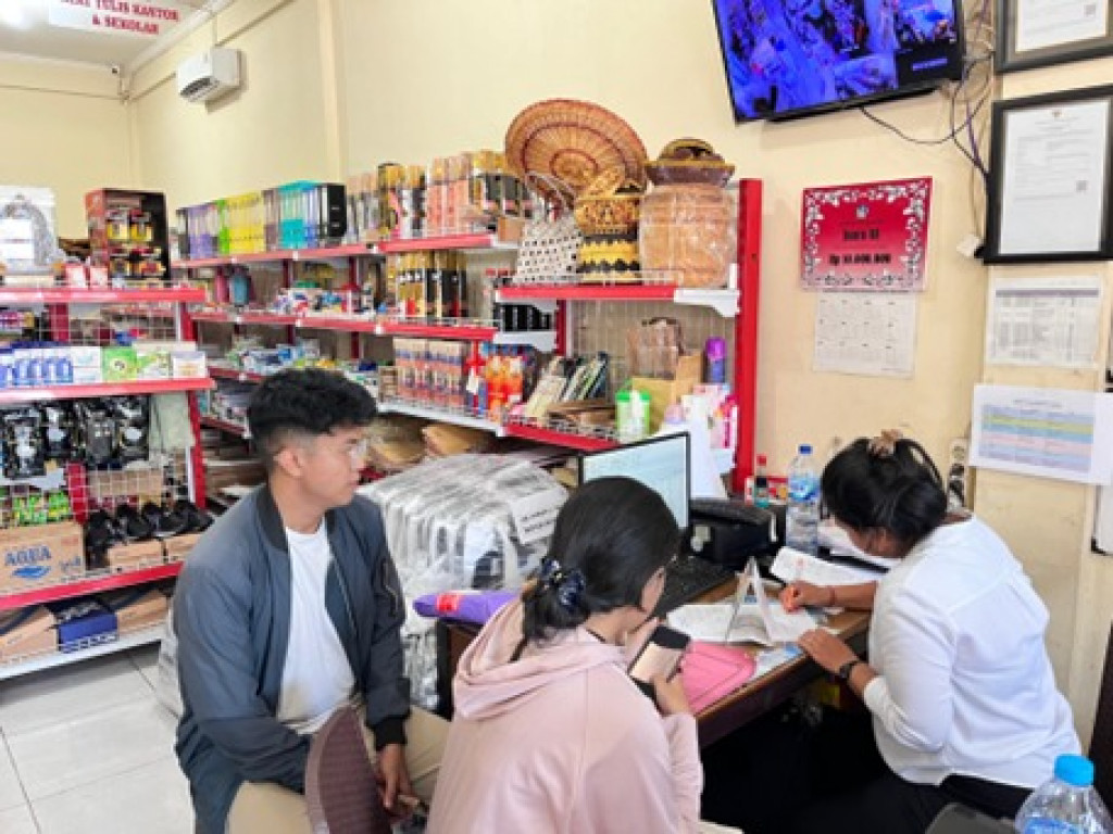 Koordinasi Pembelanjaan Perayaan HUT Ke-17 Yowana Citta Parahita Banjar Bhineka Nusa Kangin di BUM Desa Dalung